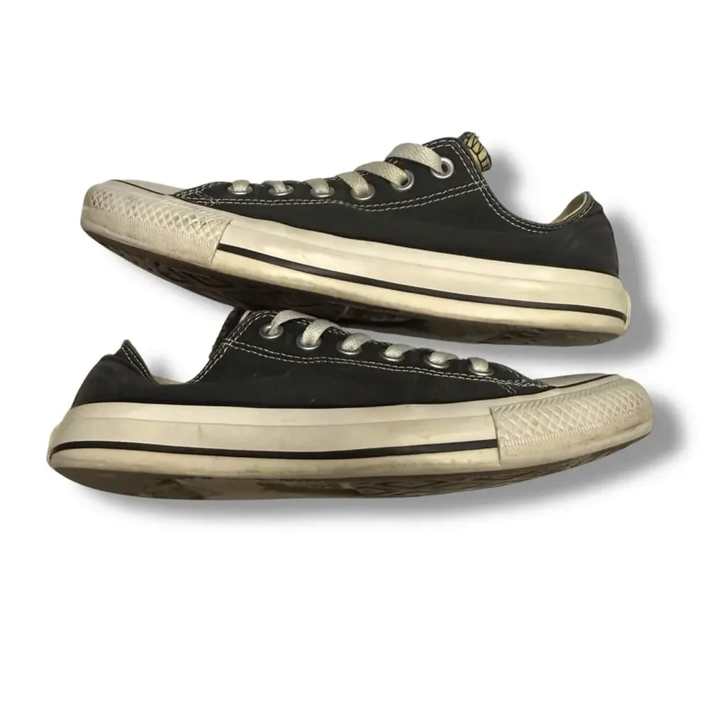 Converse Black and White Chuck Taylor Sneakers Women's 8‎ - Picture 4 of 6